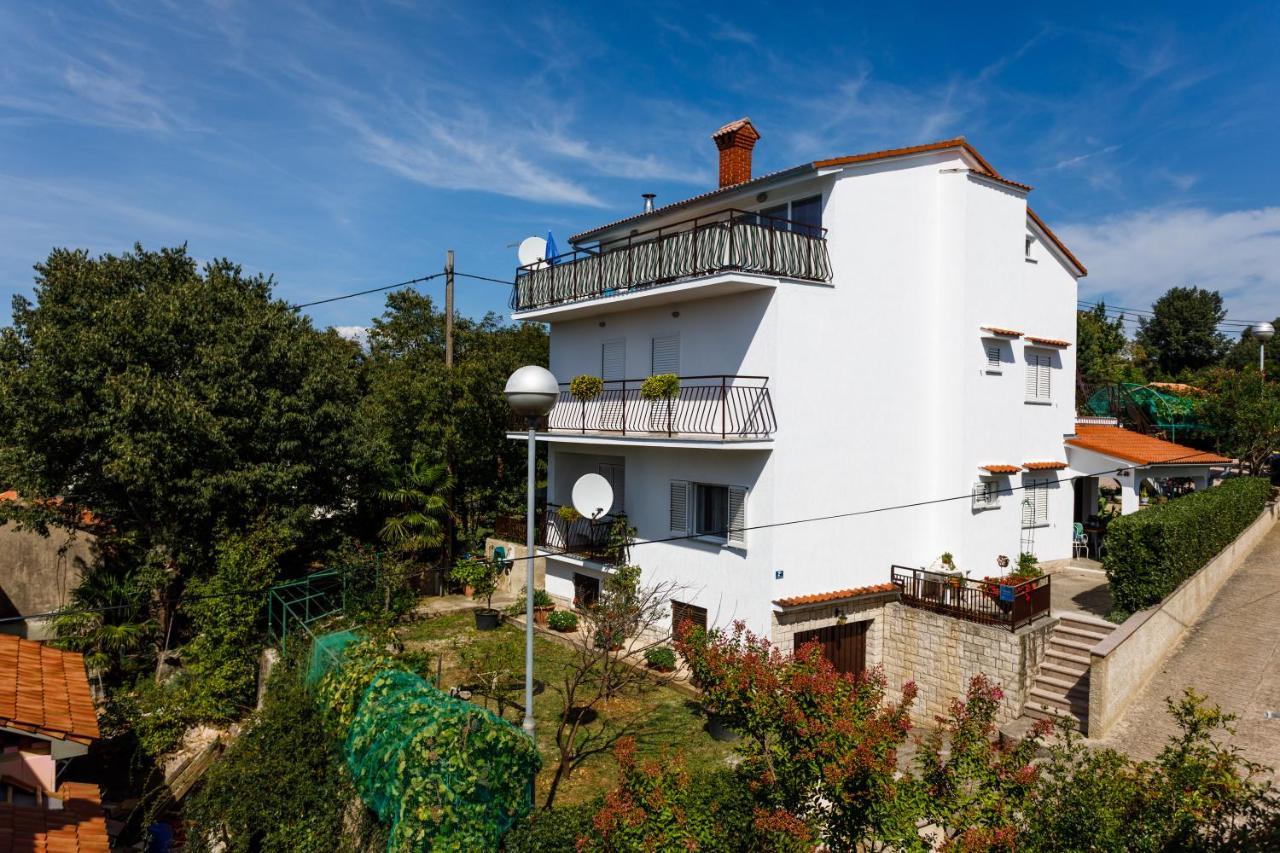 Apartment Gordana Malinska Exterior photo