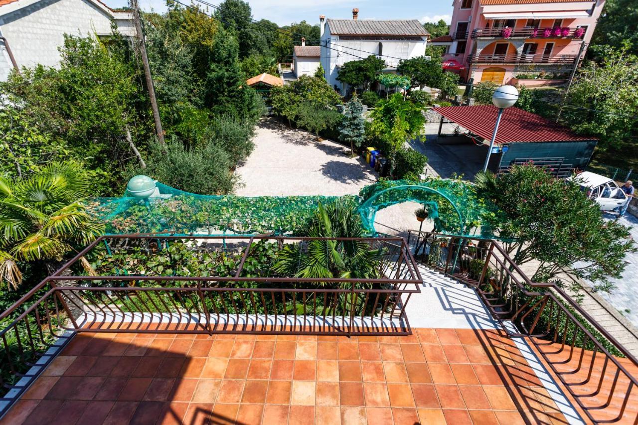 Apartment Gordana Malinska Exterior photo